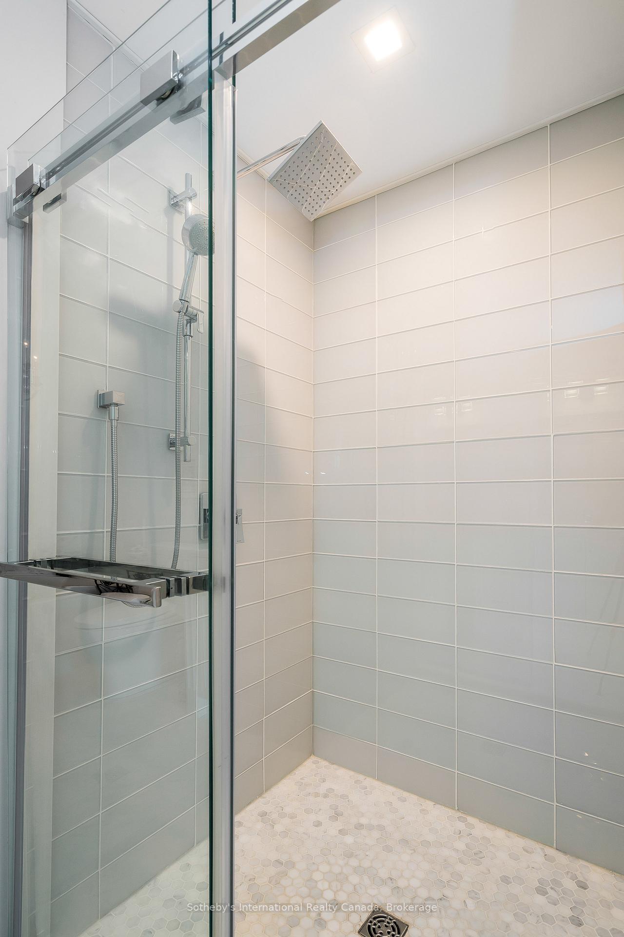 Photo 22 of 565 Oxbow Crescent, Collingwood — HOMEH