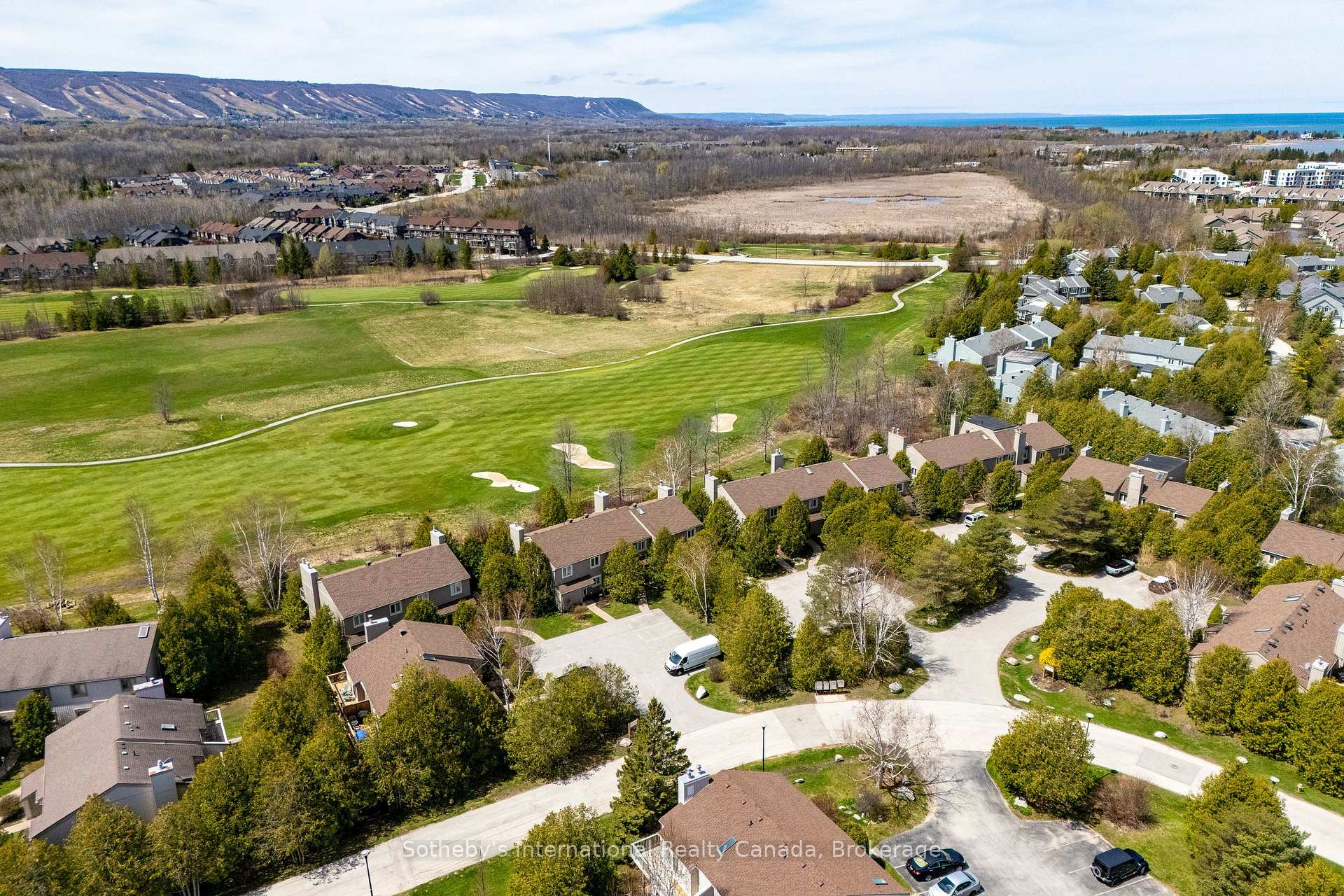 Photo 38 of 565 Oxbow Crescent, Collingwood — HOMEH