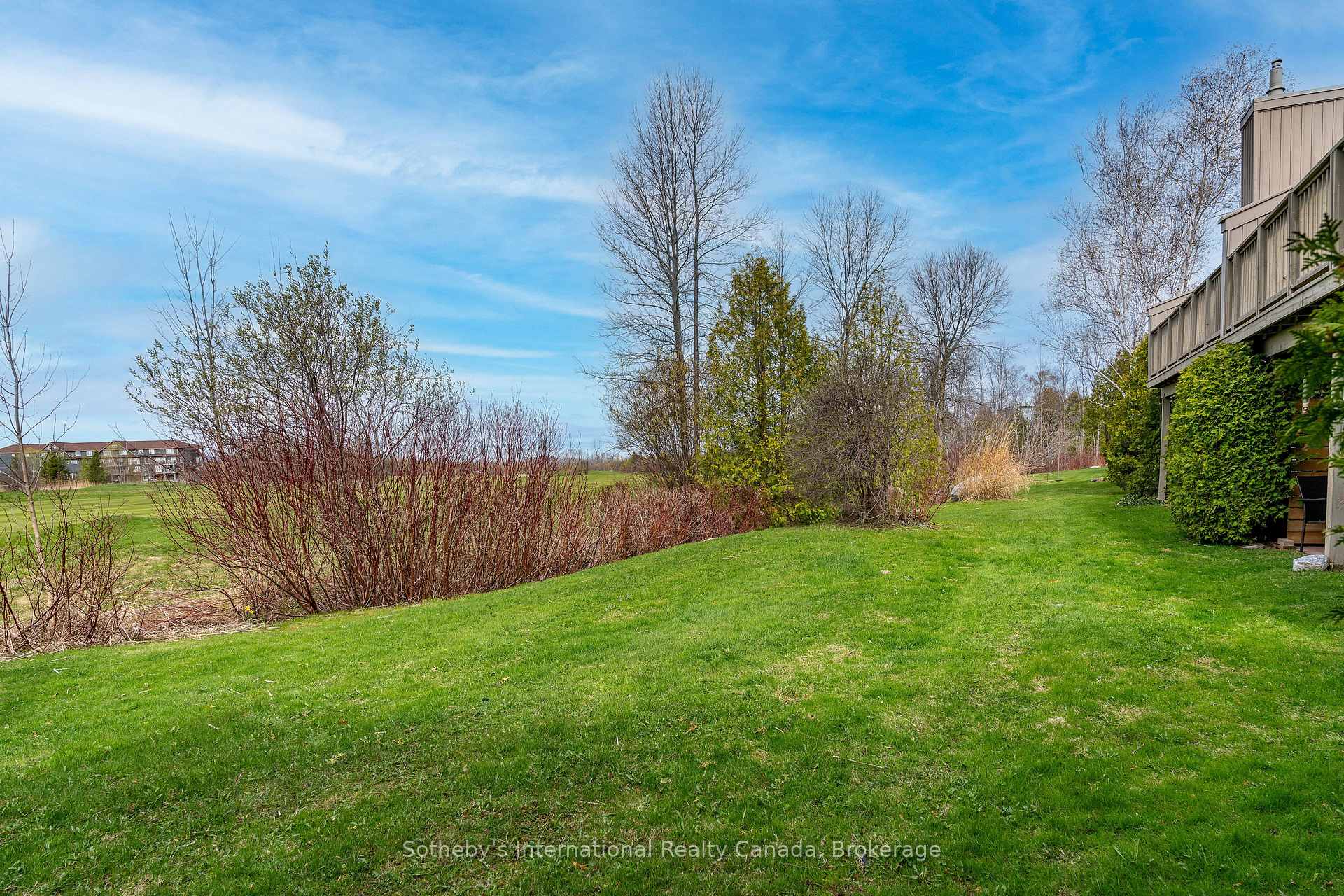Photo 41 of 565 Oxbow Crescent, Collingwood — HOMEH
