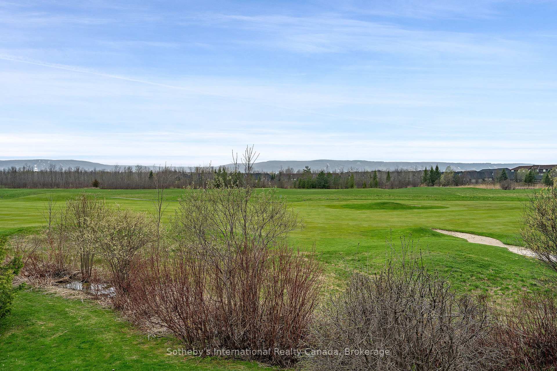 Photo 45 of 565 Oxbow Crescent, Collingwood — HOMEH