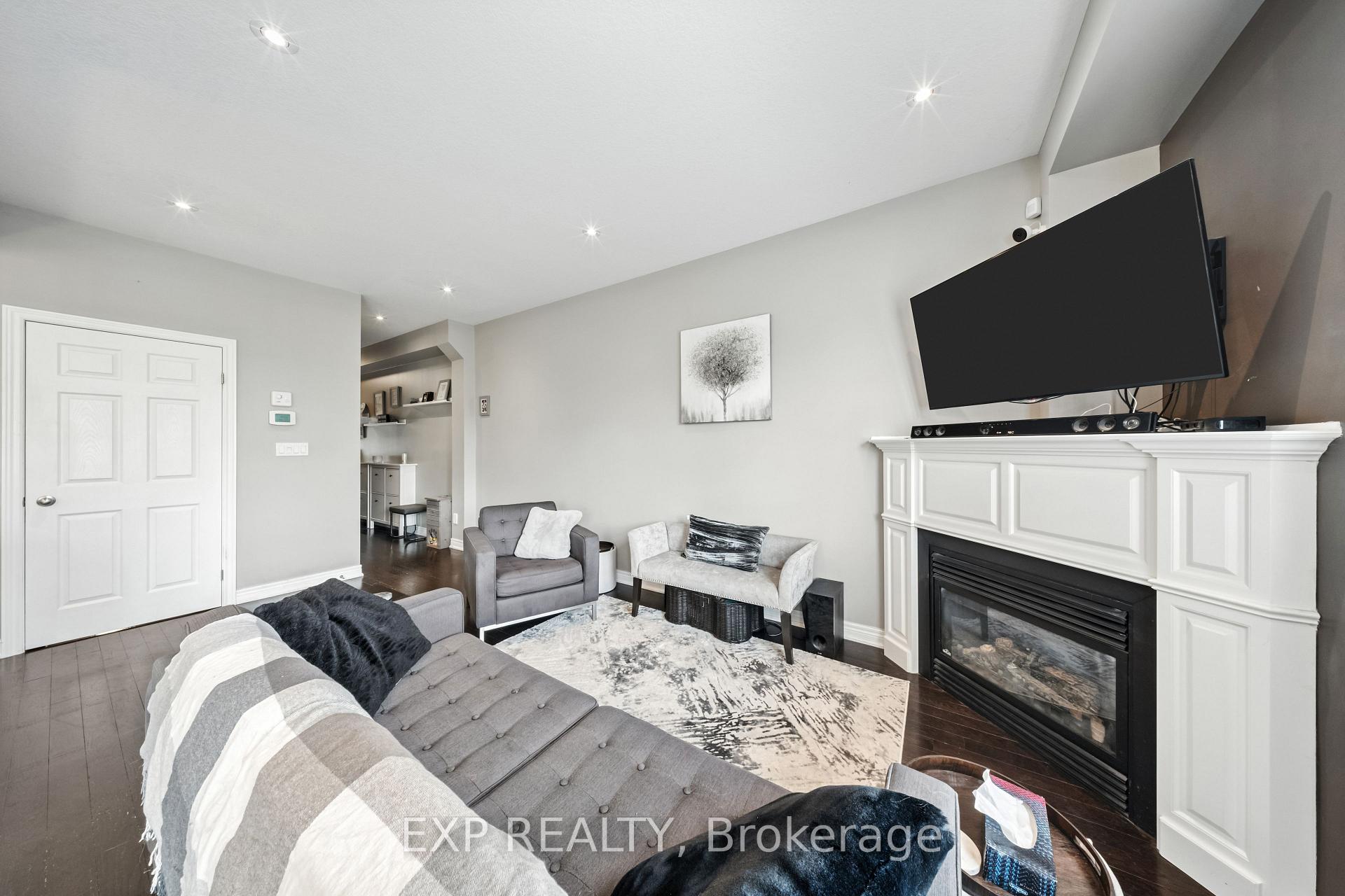 Photo 9 of 22 Madonna Drive, Hamilton, Carpenter — HOMEH