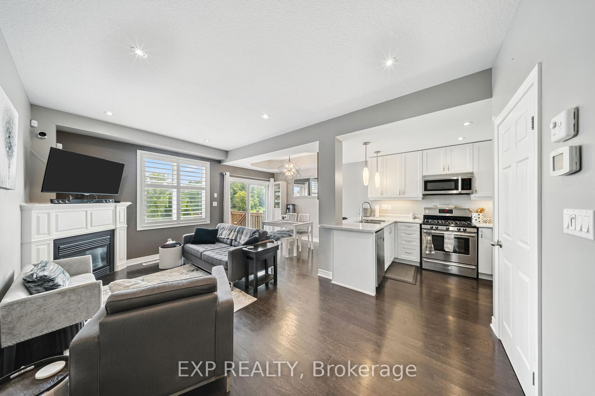 Photo 13 of 22 Madonna Drive, Hamilton, Carpenter — HOMEH