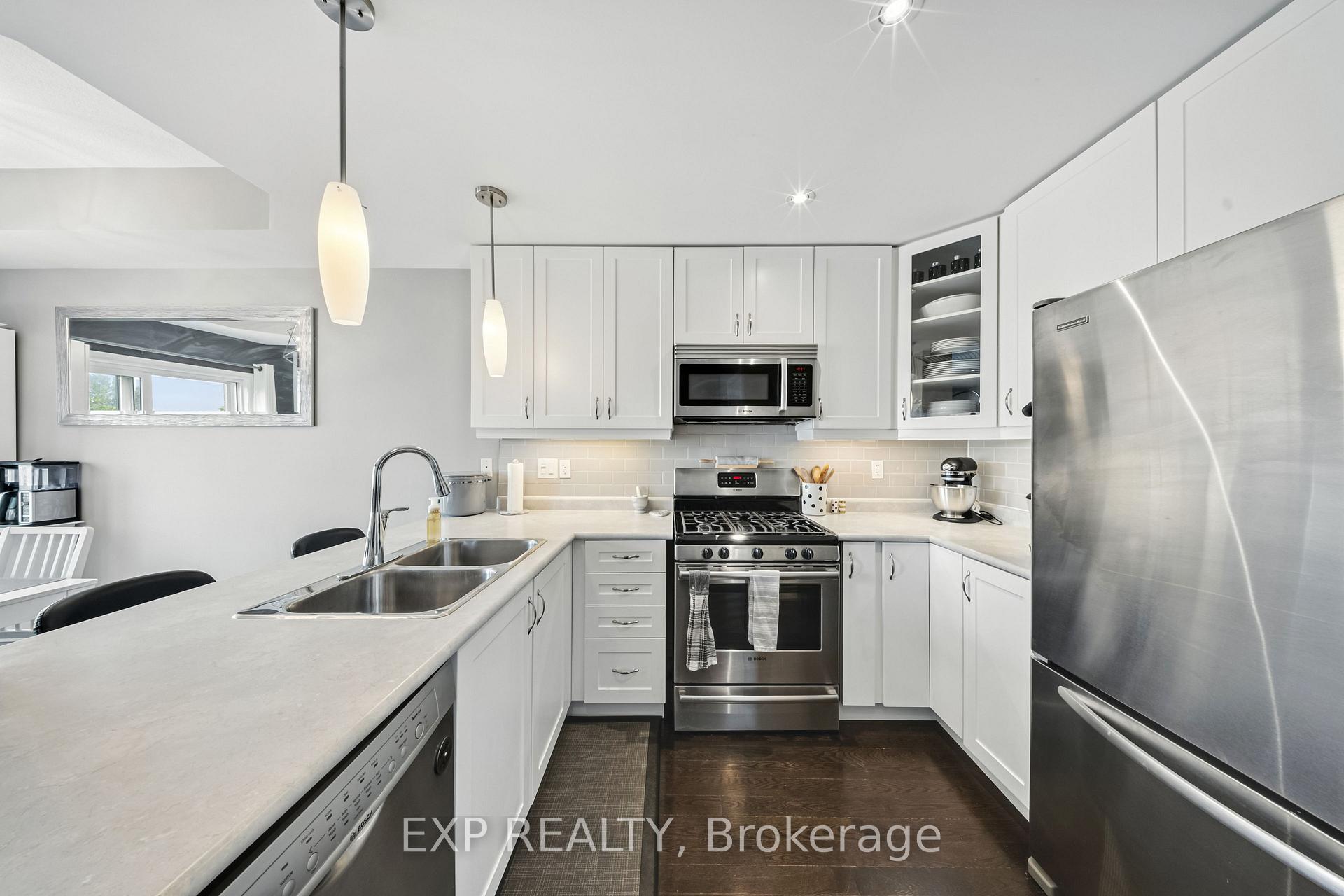 Photo 15 of 22 Madonna Drive, Hamilton, Carpenter — HOMEH
