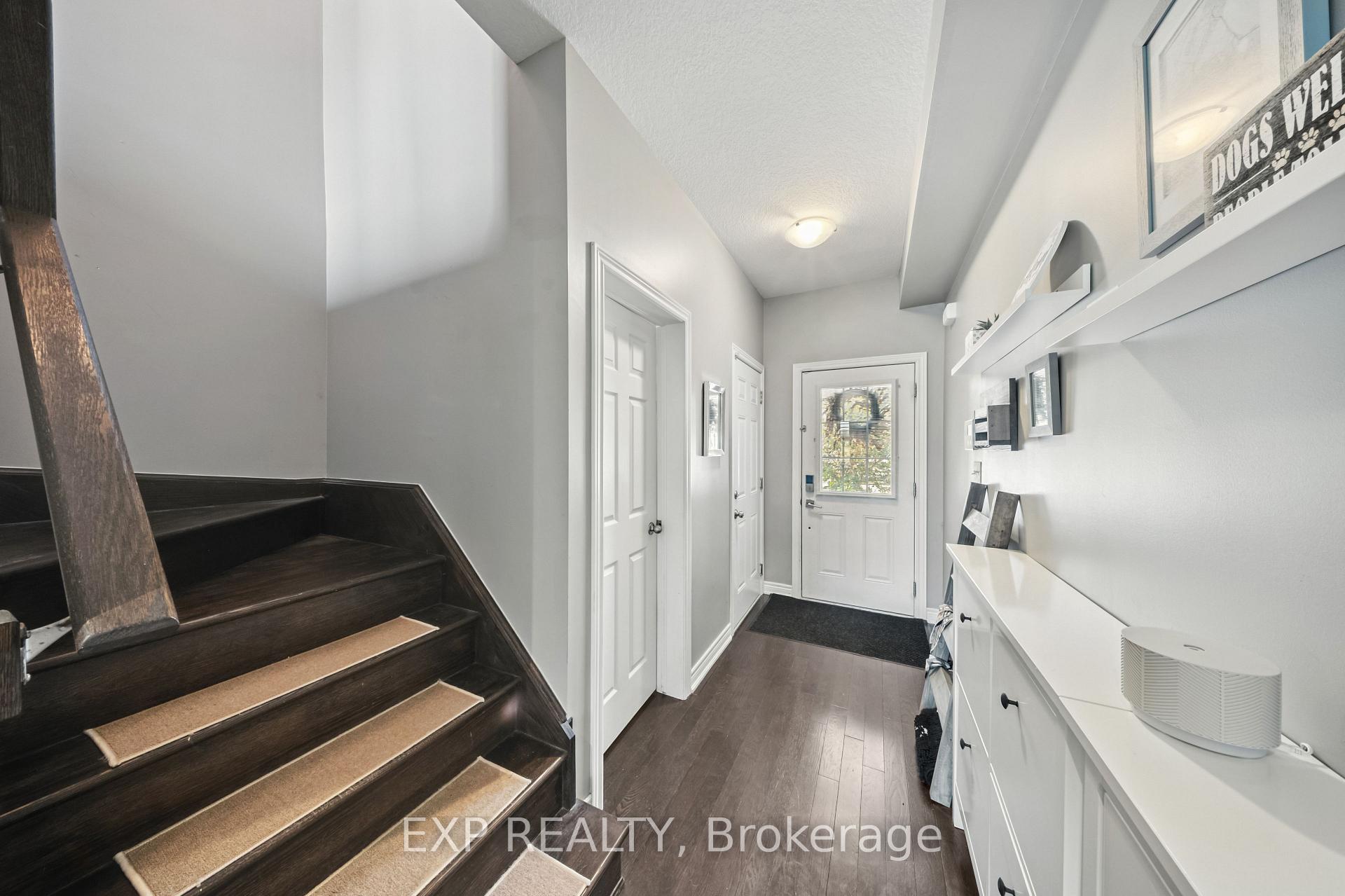 Photo 16 of 22 Madonna Drive, Hamilton, Carpenter — HOMEH