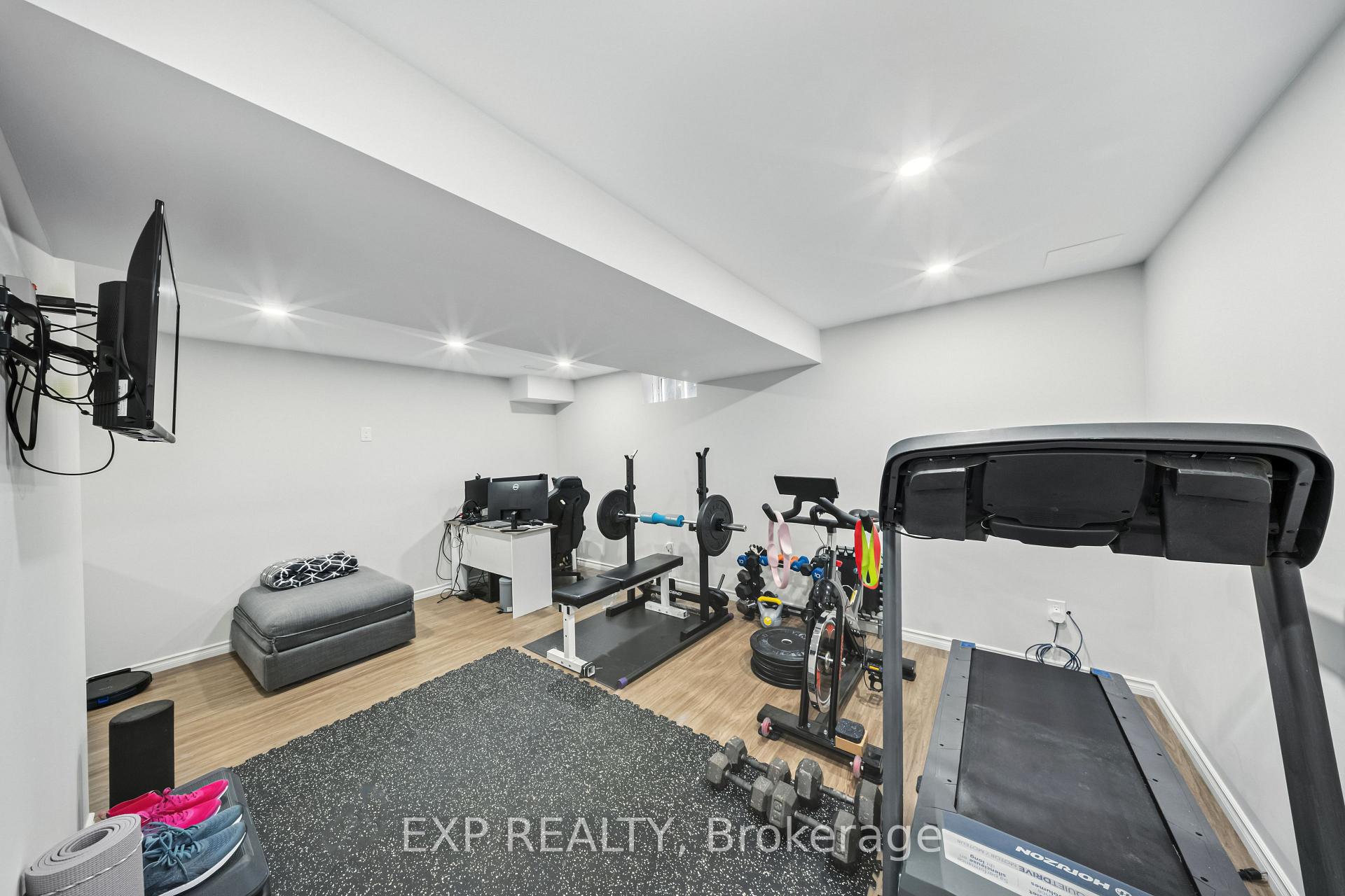 Photo 22 of 22 Madonna Drive, Hamilton, Carpenter — HOMEH