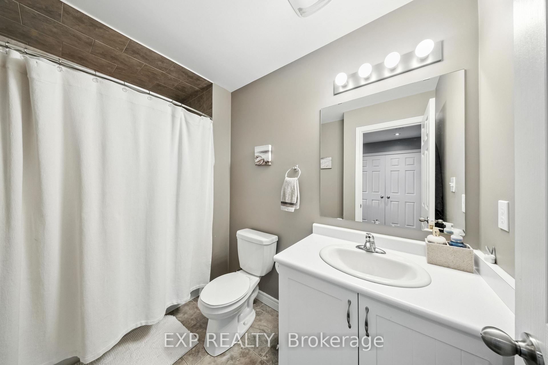 Photo 23 of 22 Madonna Drive, Hamilton, Carpenter — HOMEH