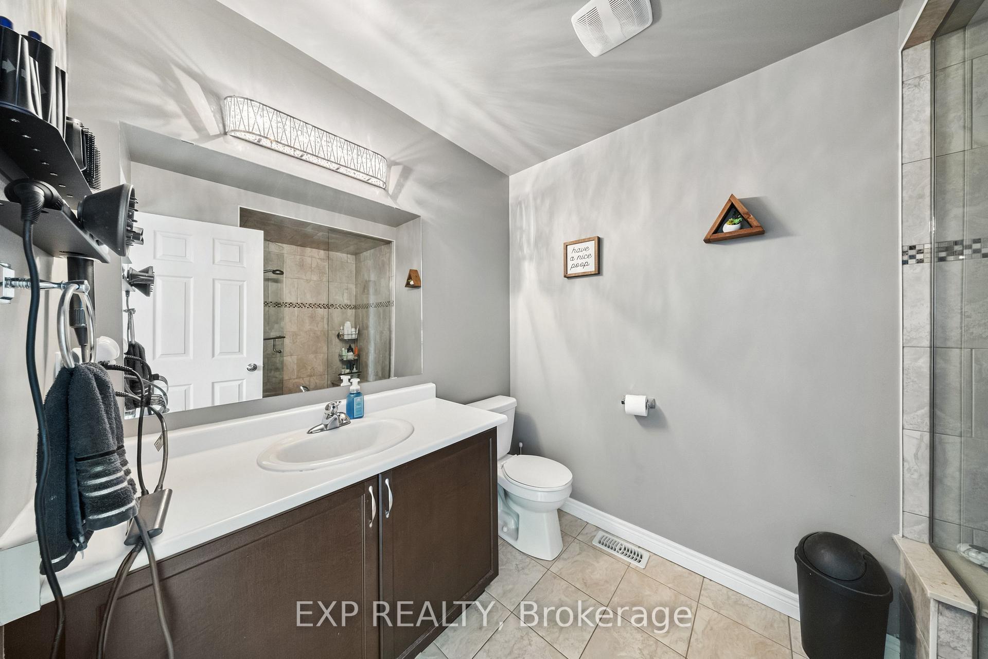 Photo 31 of 22 Madonna Drive, Hamilton, Carpenter — HOMEH
