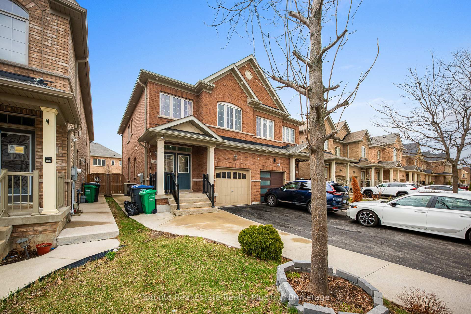 Photo 1 of 38 Orangeblossom Trail, Brampton, Credit Valley — HOMEH