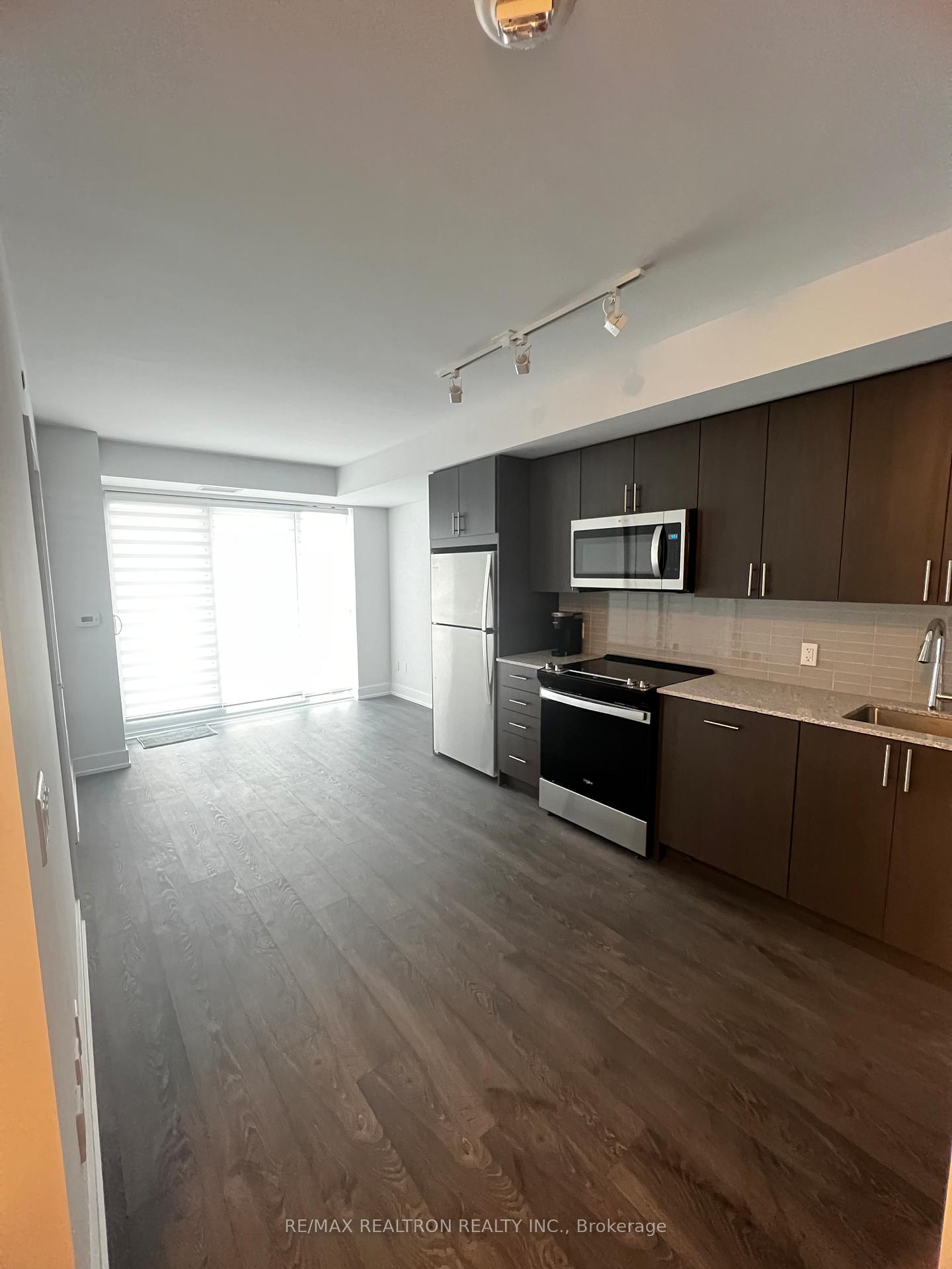 Photo 6 of Unit 909, 2550 Simcoe Street N, Oshawa, Windfields — HOMEH