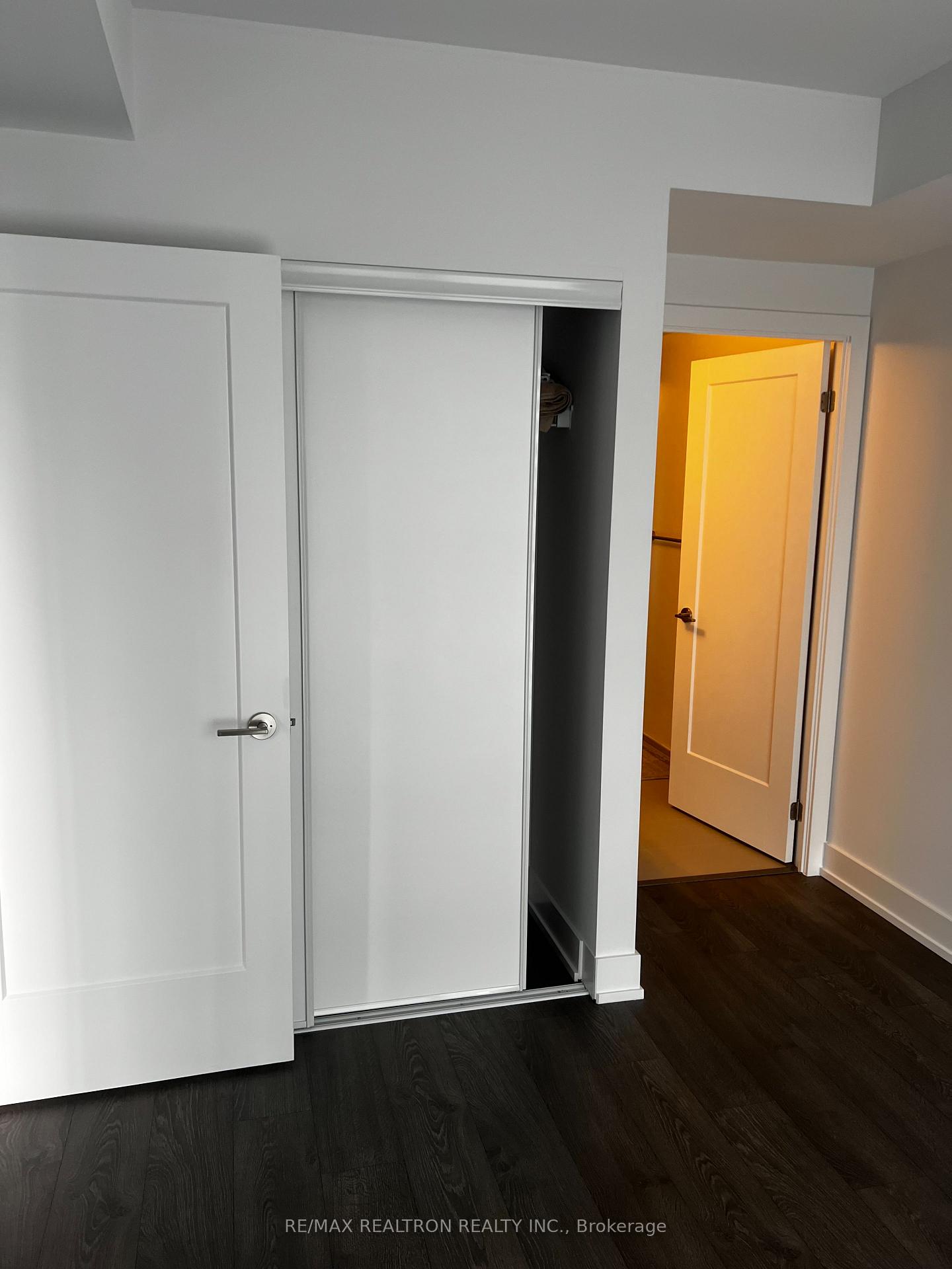 Photo 7 of Unit 909, 2550 Simcoe Street N, Oshawa, Windfields — HOMEH