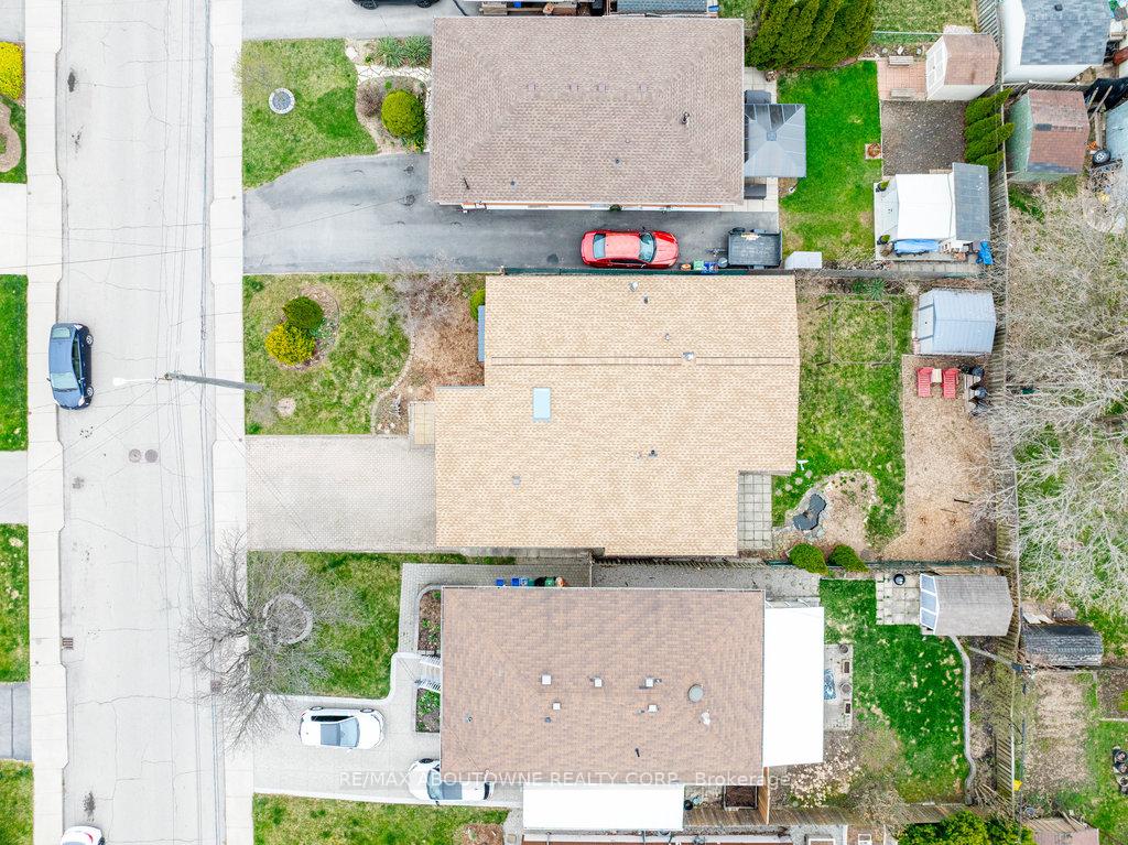 Photo 3 of 59 Purdy Crescent, Hamilton, Greeningdon — HOMEH