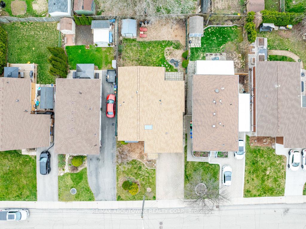 Photo 4 of 59 Purdy Crescent, Hamilton, Greeningdon — HOMEH
