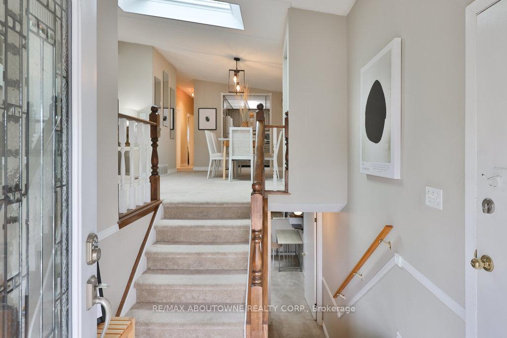 Photo 5 of 59 Purdy Crescent, Hamilton, Greeningdon — HOMEH