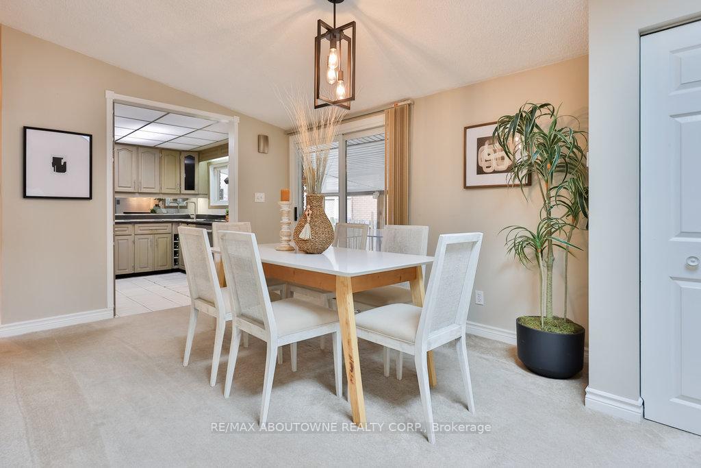 Photo 12 of 59 Purdy Crescent, Hamilton, Greeningdon — HOMEH