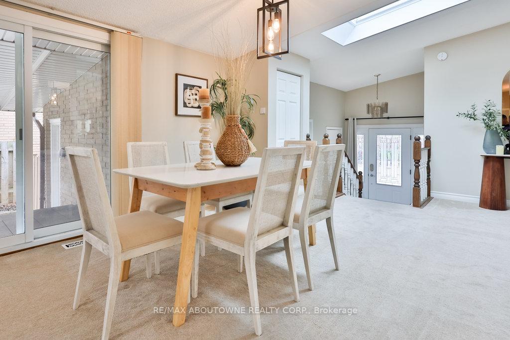 Photo 13 of 59 Purdy Crescent, Hamilton, Greeningdon — HOMEH