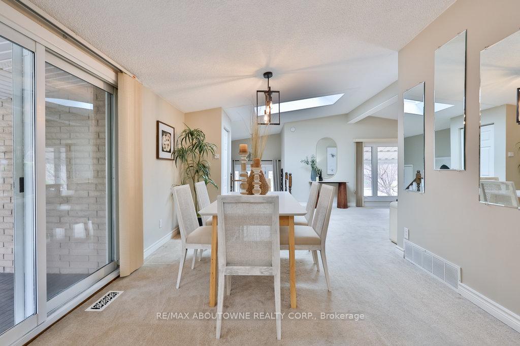 Photo 14 of 59 Purdy Crescent, Hamilton, Greeningdon — HOMEH