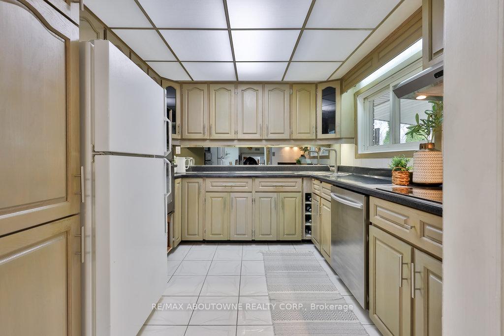Photo 15 of 59 Purdy Crescent, Hamilton, Greeningdon — HOMEH