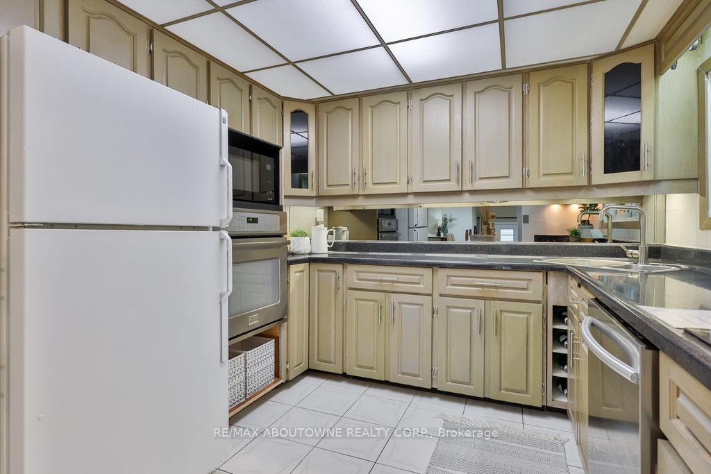 Photo 16 of 59 Purdy Crescent, Hamilton, Greeningdon — HOMEH