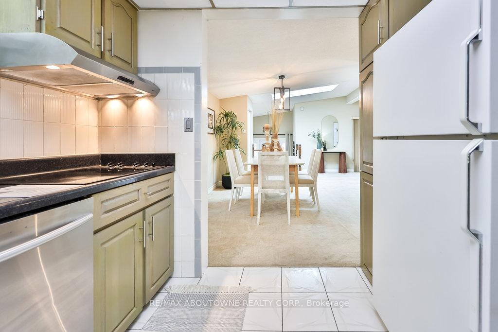 Photo 17 of 59 Purdy Crescent, Hamilton, Greeningdon — HOMEH