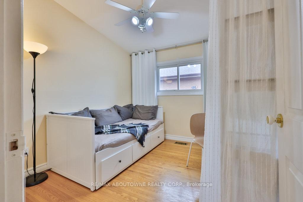 Photo 18 of 59 Purdy Crescent, Hamilton, Greeningdon — HOMEH