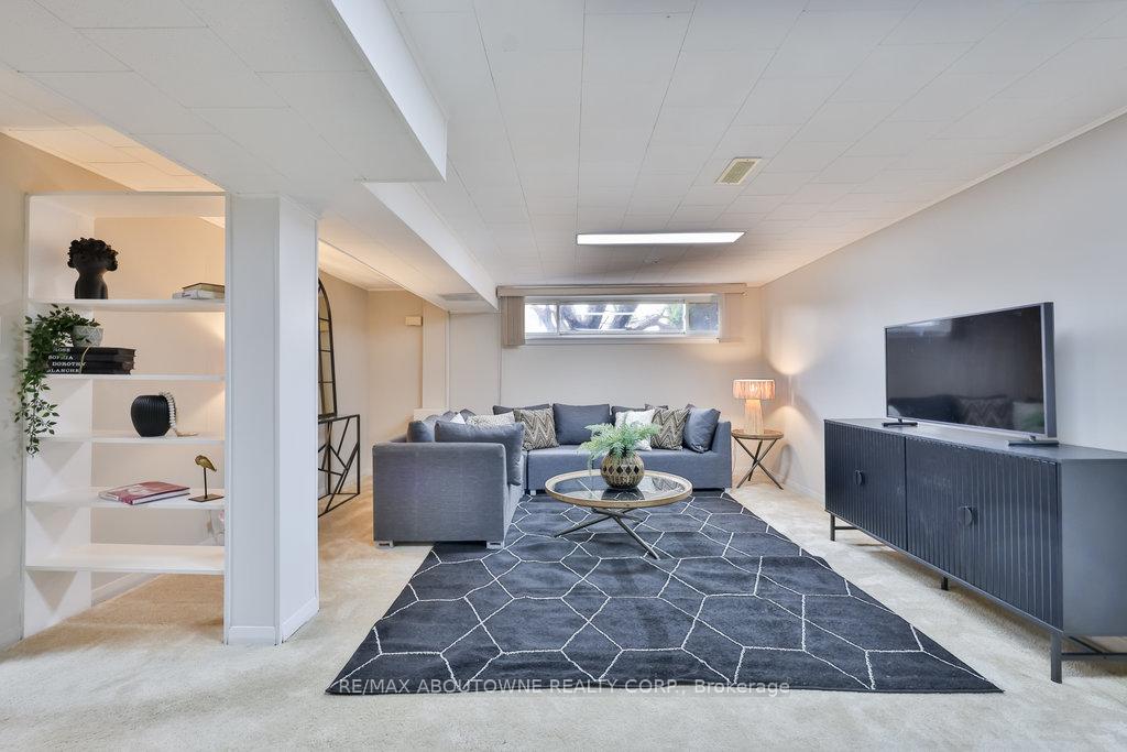 Photo 25 of 59 Purdy Crescent, Hamilton, Greeningdon — HOMEH