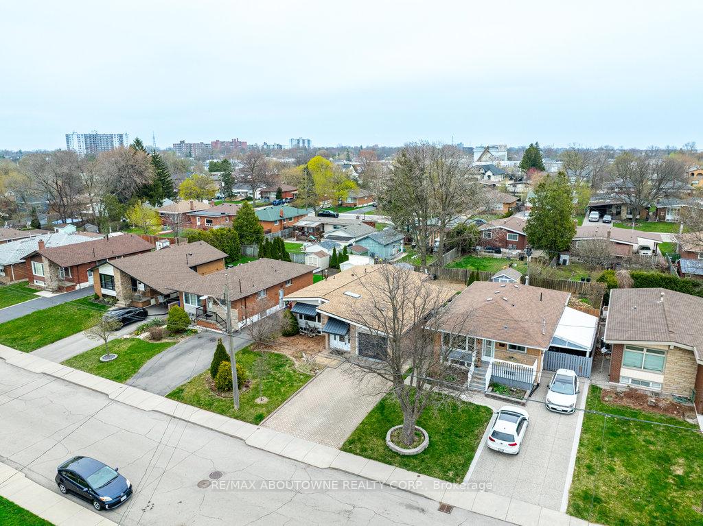 Photo 38 of 59 Purdy Crescent, Hamilton, Greeningdon — HOMEH
