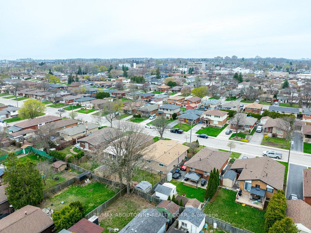 Photo 40 of 59 Purdy Crescent, Hamilton, Greeningdon — HOMEH