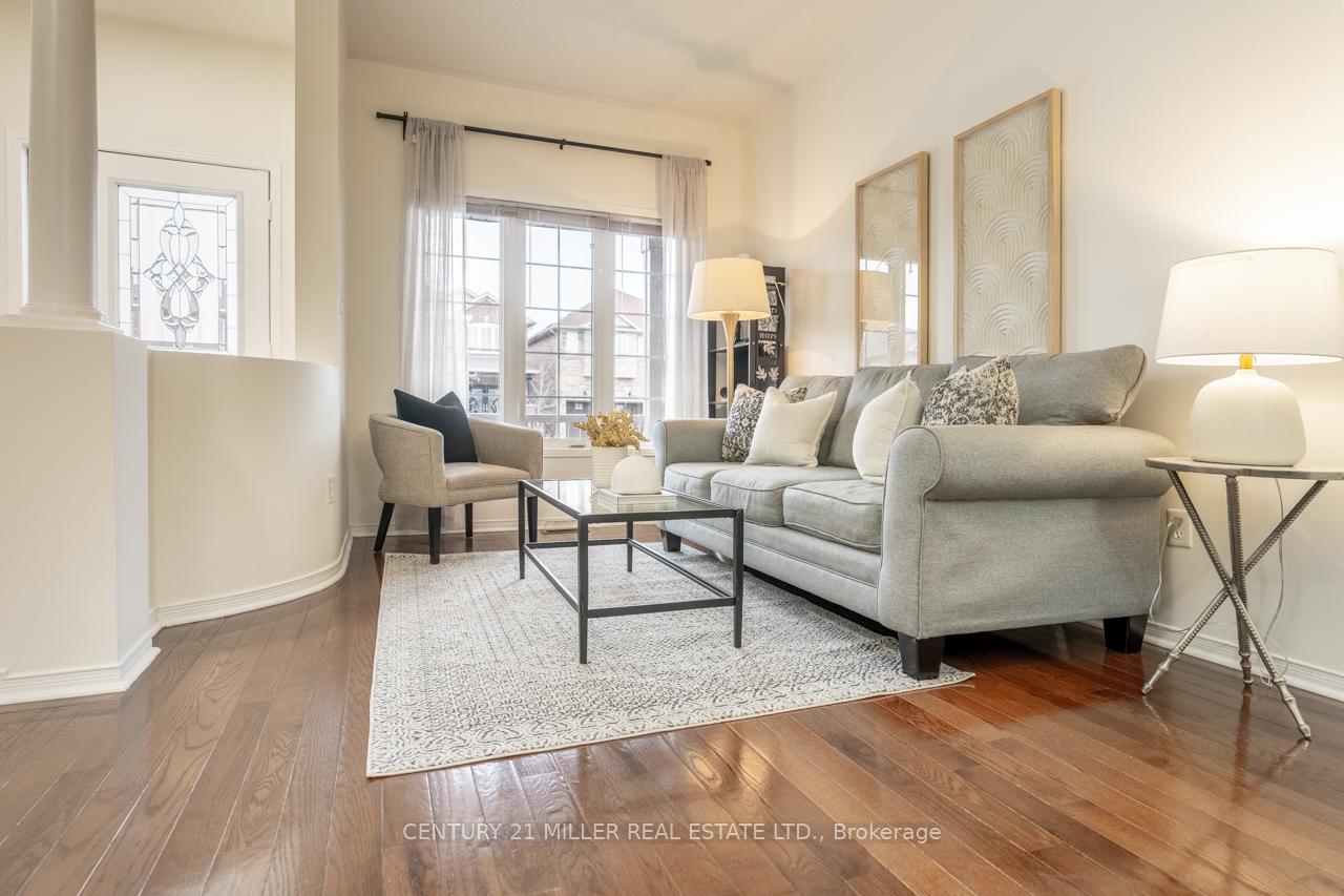 Photo 5 of 19 Owens Road, Brampton, Credit Valley — HOMEH