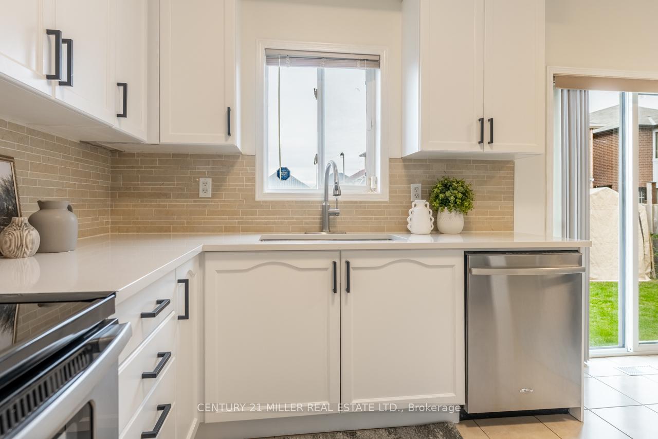 Photo 10 of 19 Owens Road, Brampton, Credit Valley — HOMEH