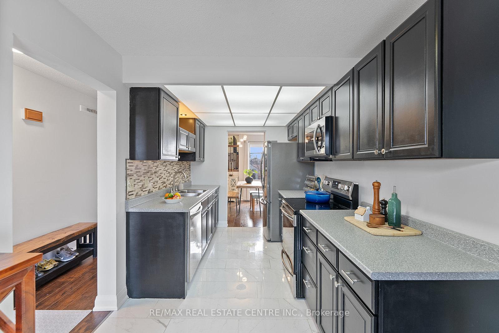 Photo 14 of 82 Simmons Boulevard, Brampton, Madoc — HOMEH