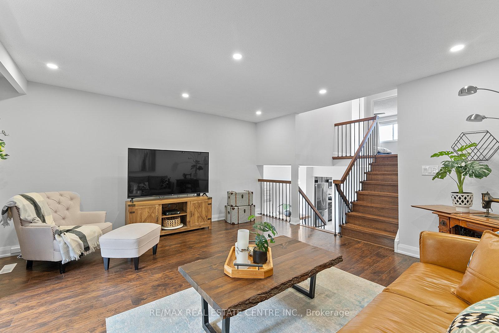 Photo 15 of 82 Simmons Boulevard, Brampton, Madoc — HOMEH