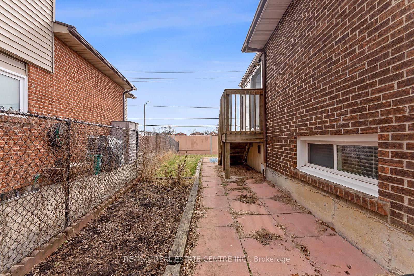 Photo 44 of 82 Simmons Boulevard, Brampton, Madoc — HOMEH