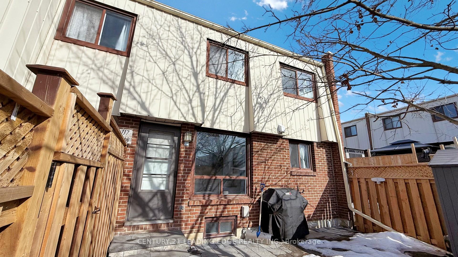 Front of Unit 118, 1100 Oxford Street