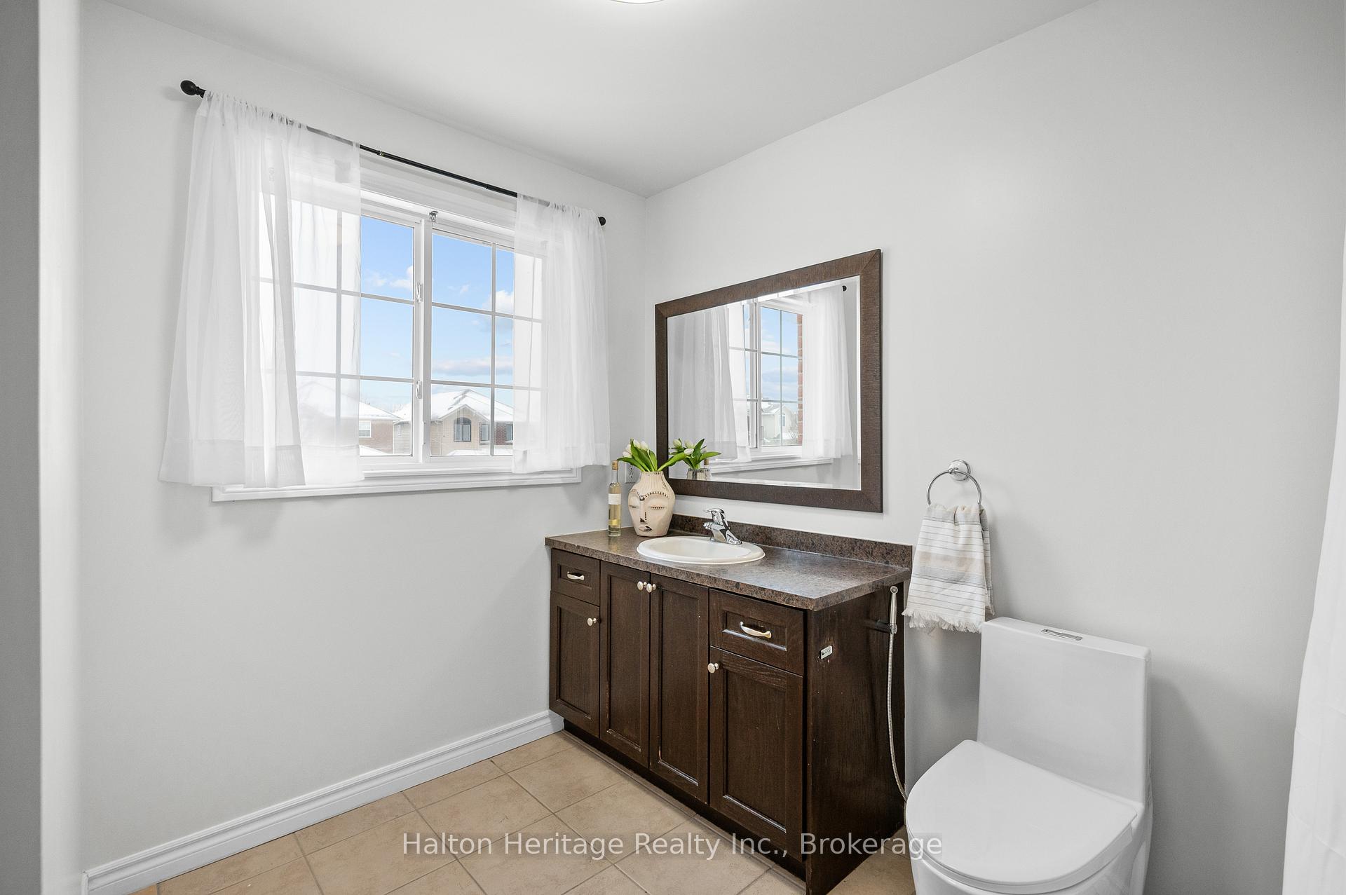 Photo 30 of 100 Thames Way, Hamilton, Mount Hope — HOMEH