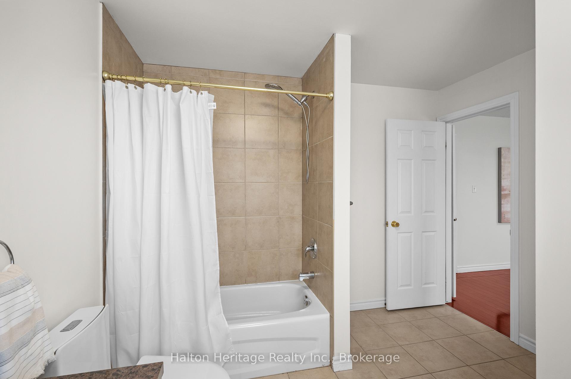 Photo 31 of 100 Thames Way, Hamilton, Mount Hope — HOMEH