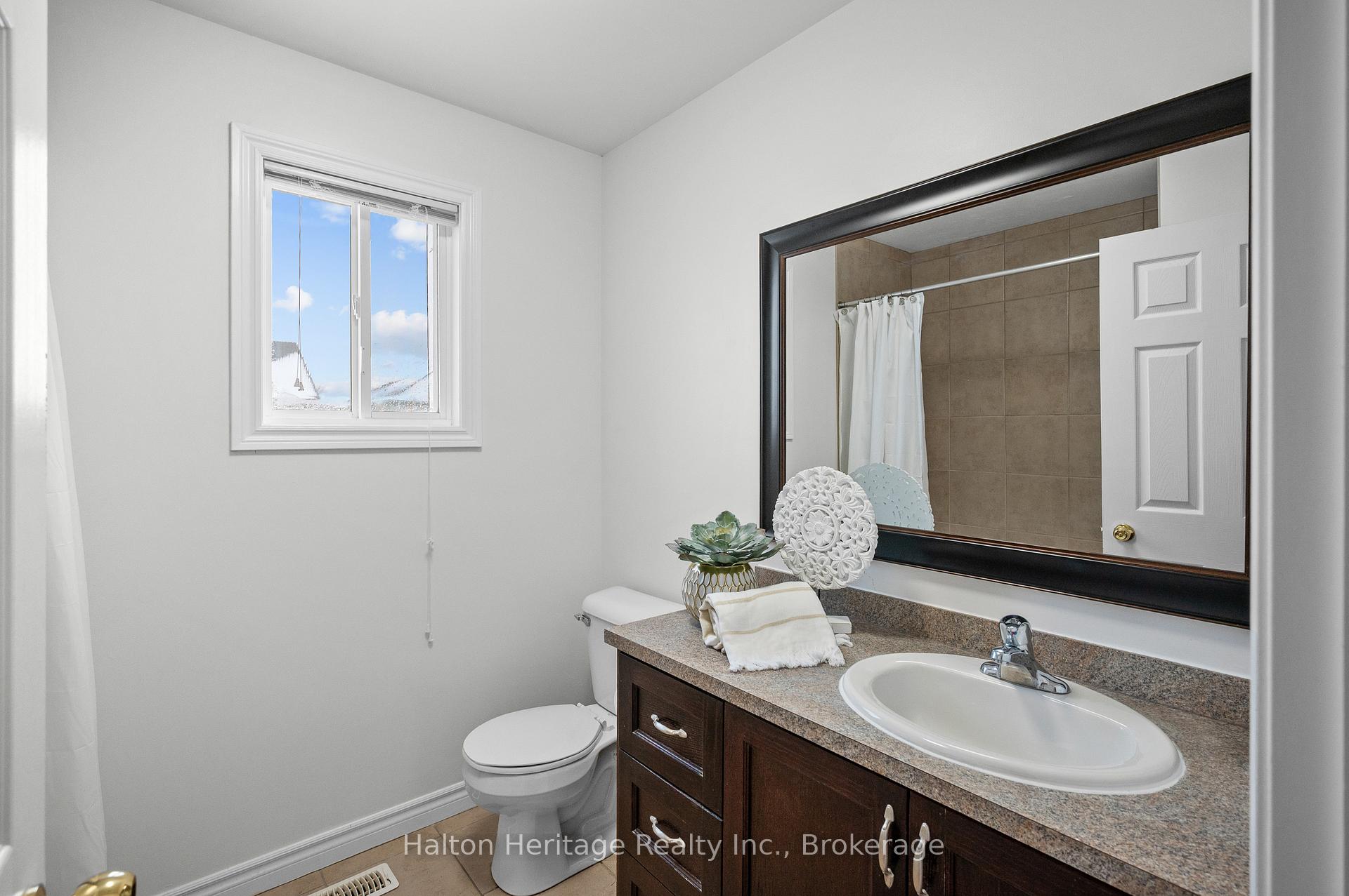 Photo 38 of 100 Thames Way, Hamilton, Mount Hope — HOMEH