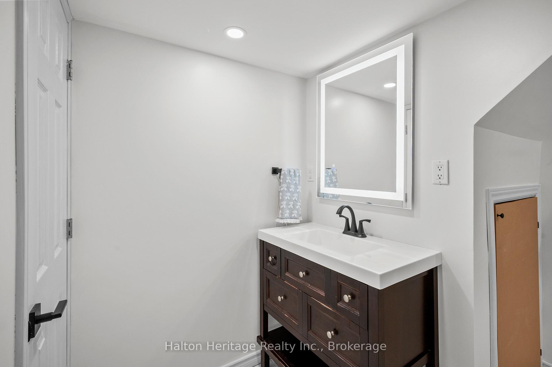 Photo 47 of 100 Thames Way, Hamilton, Mount Hope — HOMEH