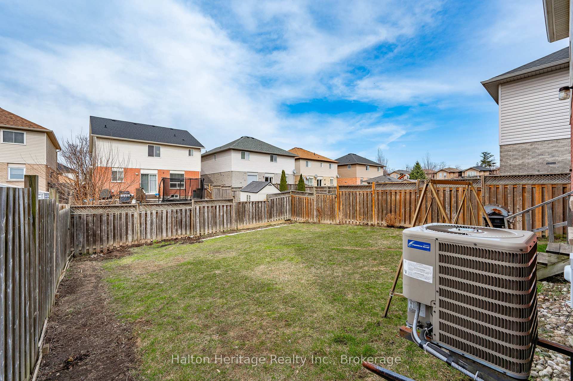 Photo 48 of 100 Thames Way, Hamilton, Mount Hope — HOMEH