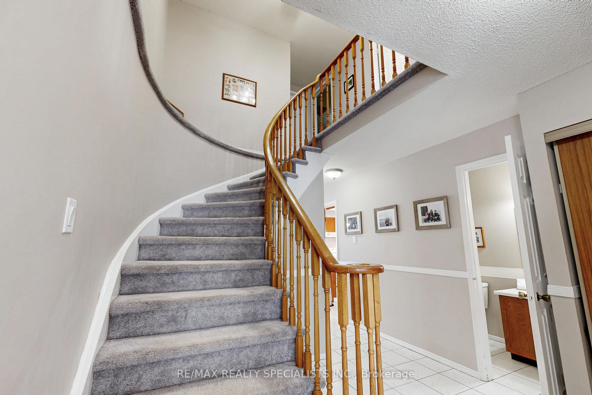 Photo 4 of 95 Sandmere Avenue, Brampton, Heart Lake West — HOMEH