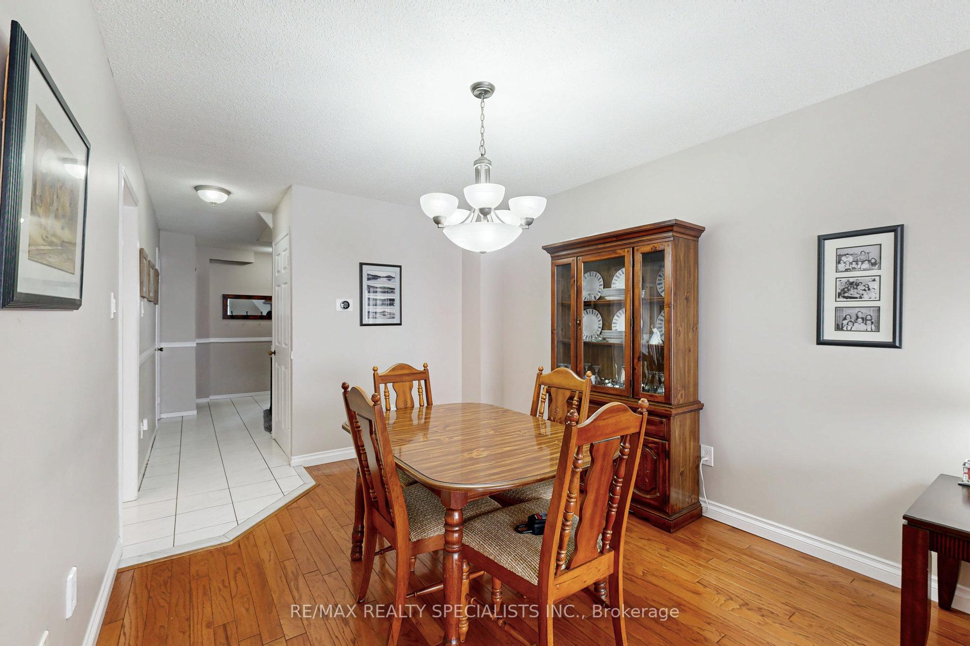 Photo 5 of 95 Sandmere Avenue, Brampton, Heart Lake West — HOMEH
