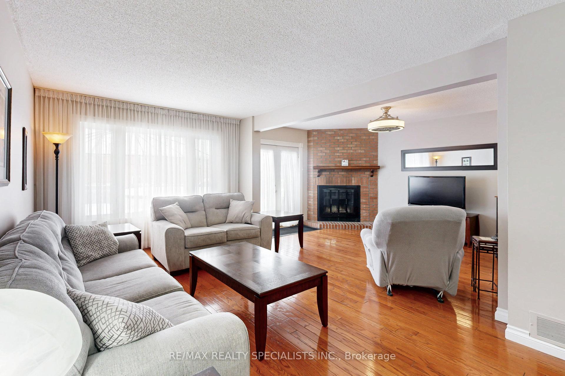 Photo 10 of 95 Sandmere Avenue, Brampton, Heart Lake West — HOMEH