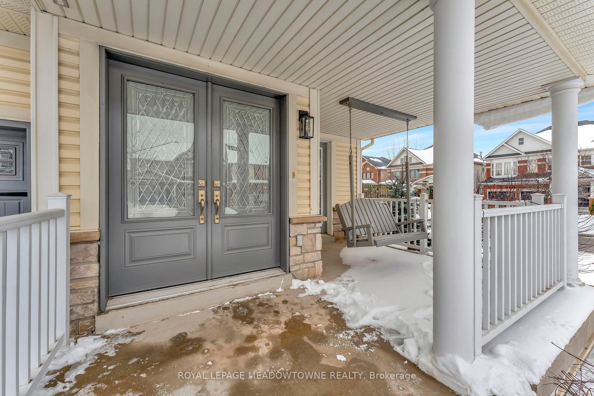 Photo 3 of 19 Buttercup Crescent, Hamilton, Waterdown — HOMEH