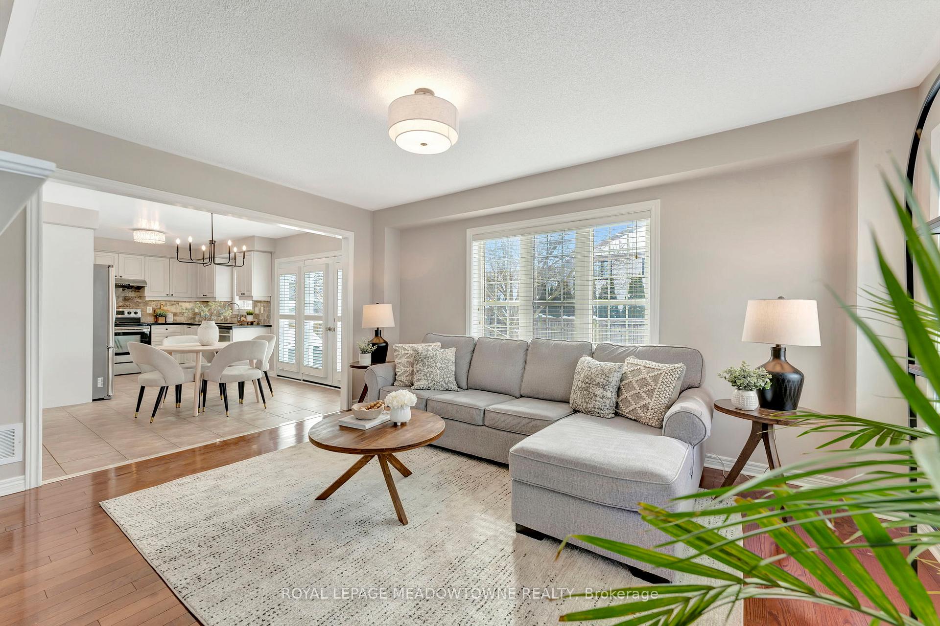 Photo 5 of 19 Buttercup Crescent, Hamilton, Waterdown — HOMEH