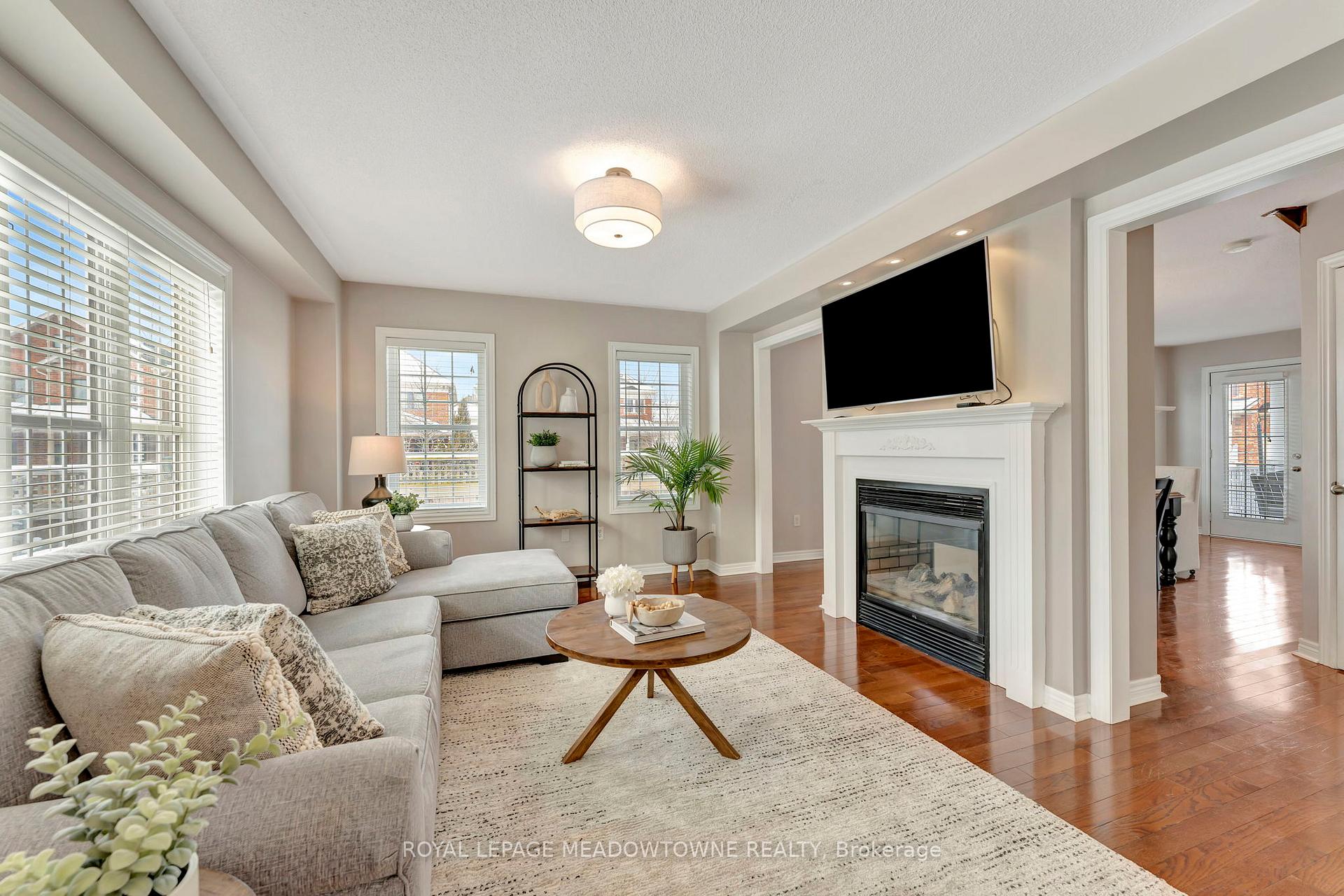 Photo 6 of 19 Buttercup Crescent, Hamilton, Waterdown — HOMEH