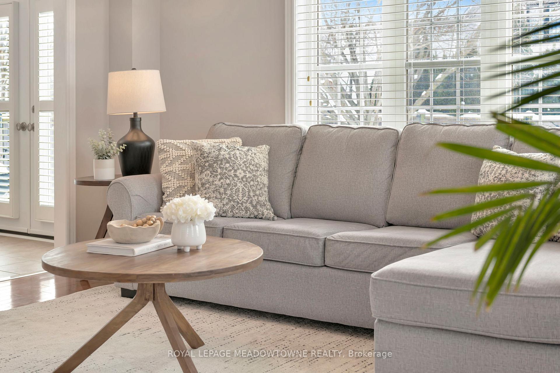 Photo 8 of 19 Buttercup Crescent, Hamilton, Waterdown — HOMEH