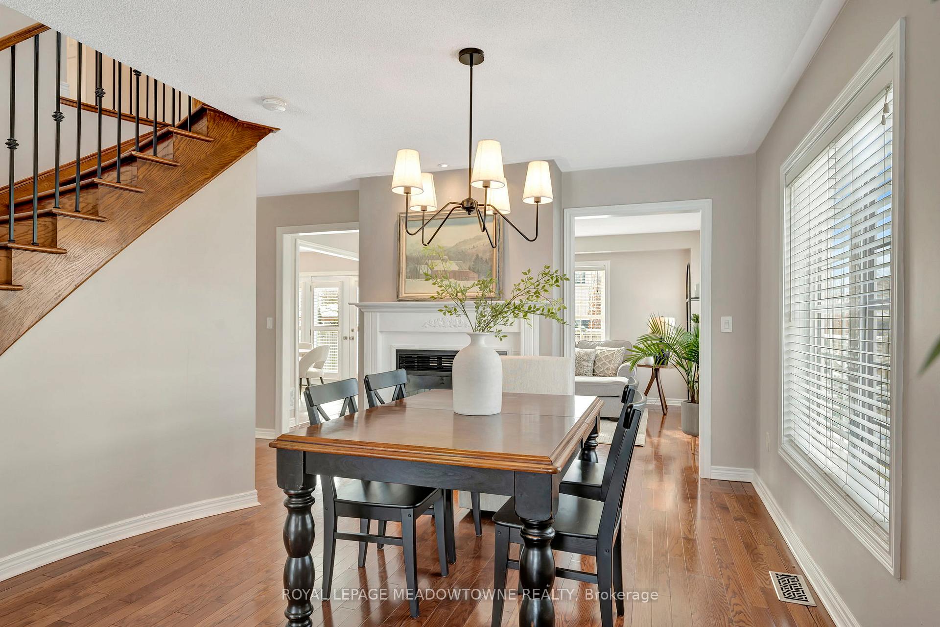 Photo 18 of 19 Buttercup Crescent, Hamilton, Waterdown — HOMEH
