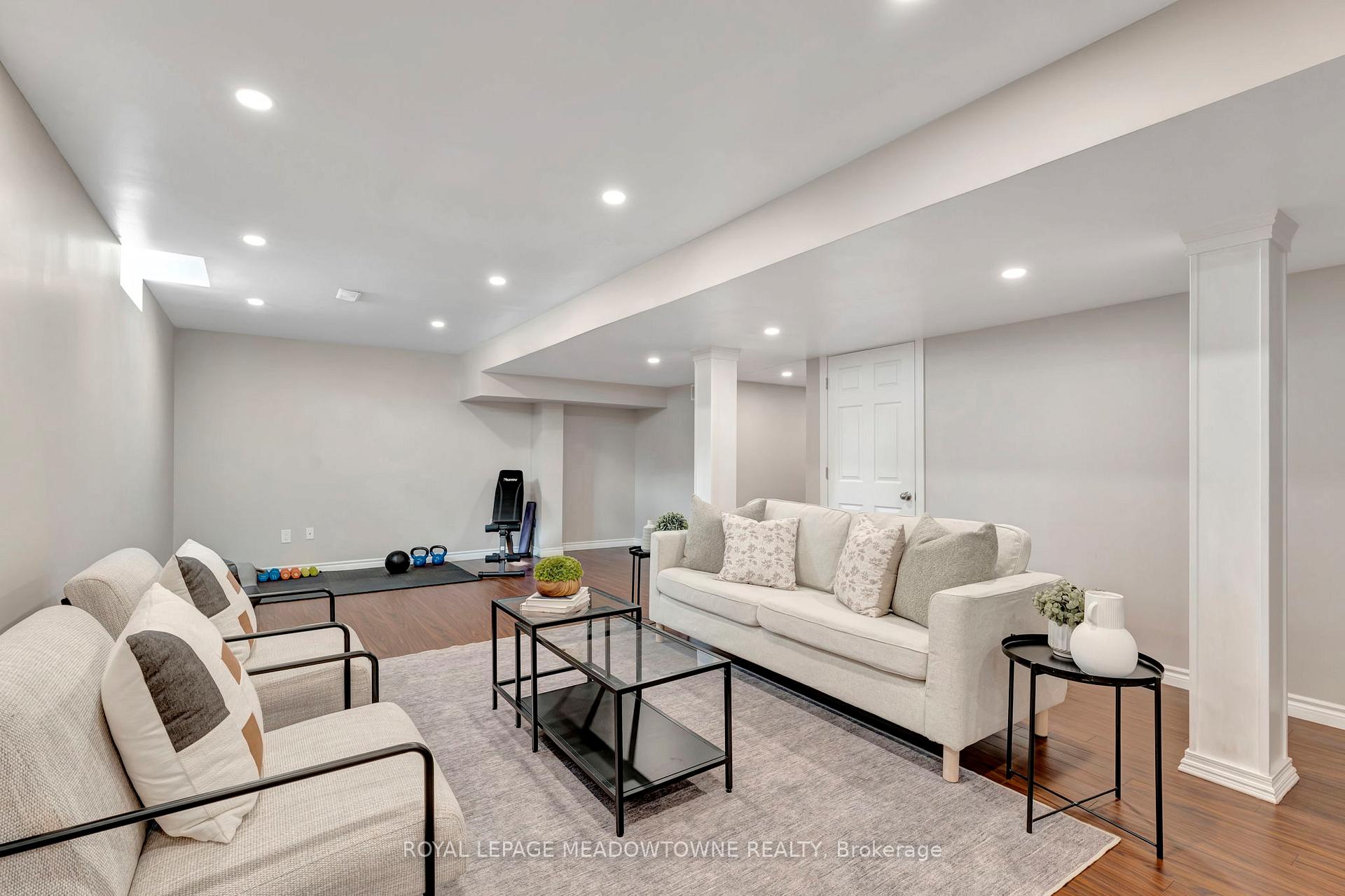 Photo 34 of 19 Buttercup Crescent, Hamilton, Waterdown — HOMEH
