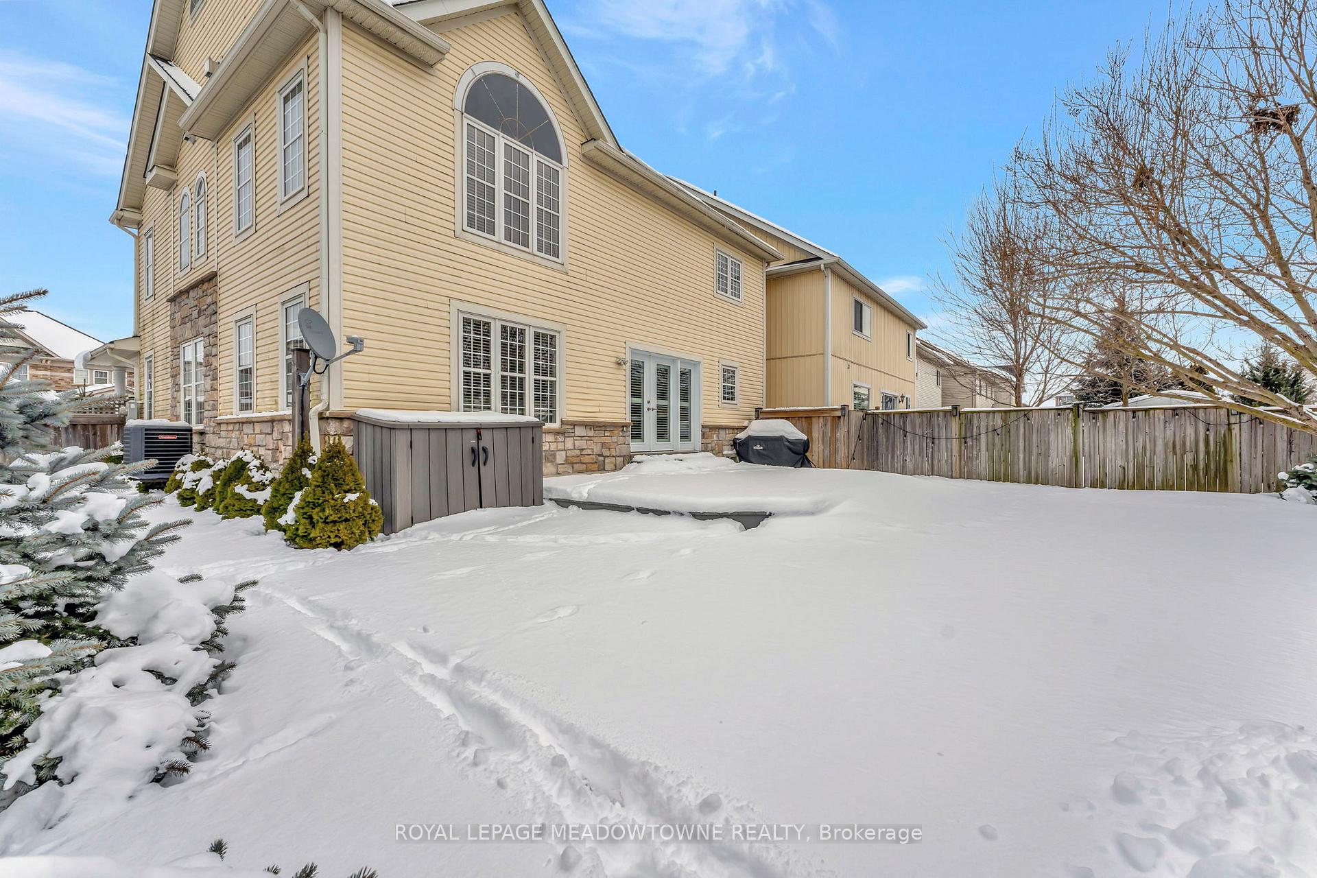 Photo 36 of 19 Buttercup Crescent, Hamilton, Waterdown — HOMEH
