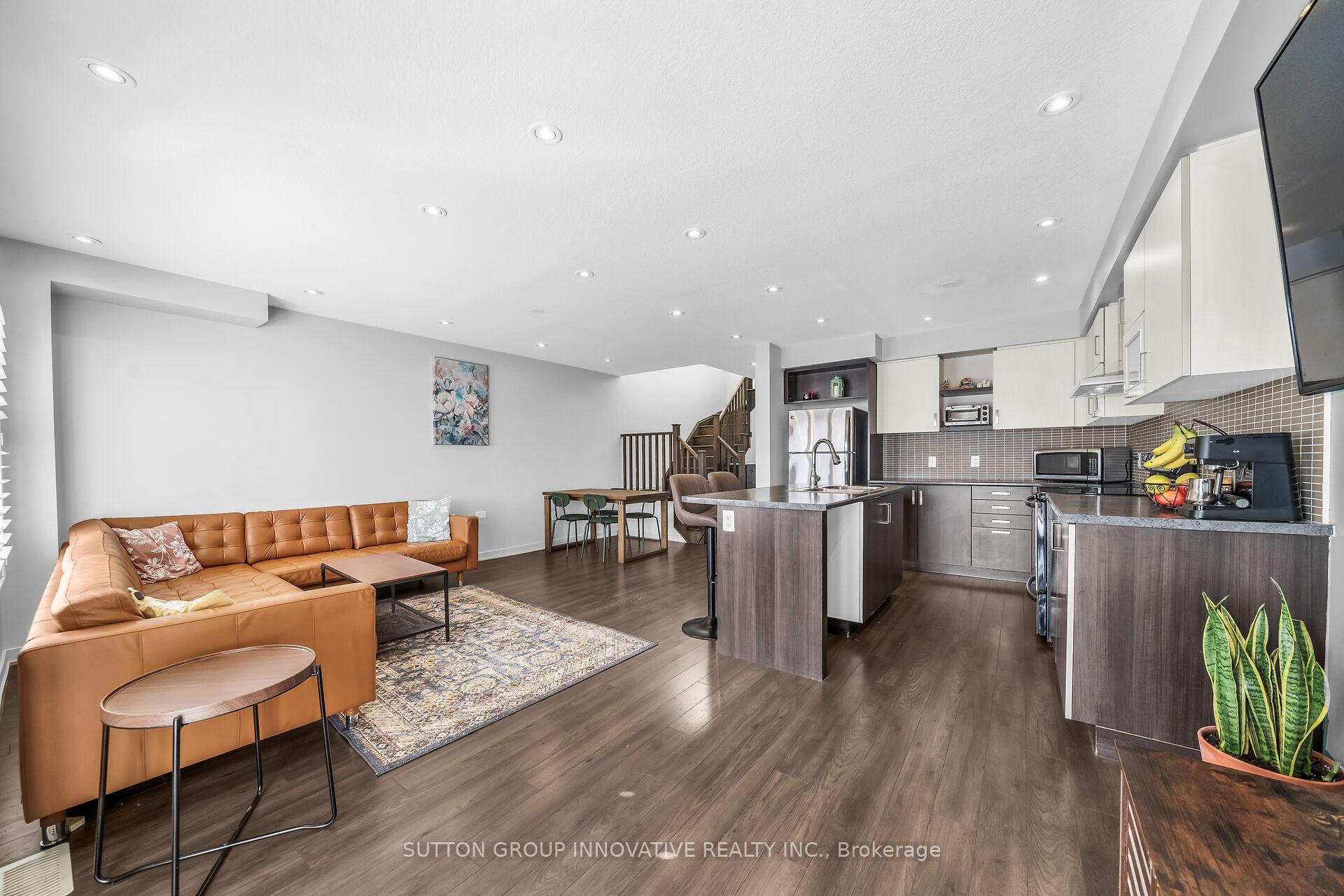 Photo 13 of 142 Crafter Crescent, Hamilton, Stoney Creek Mountain — HOMEH
