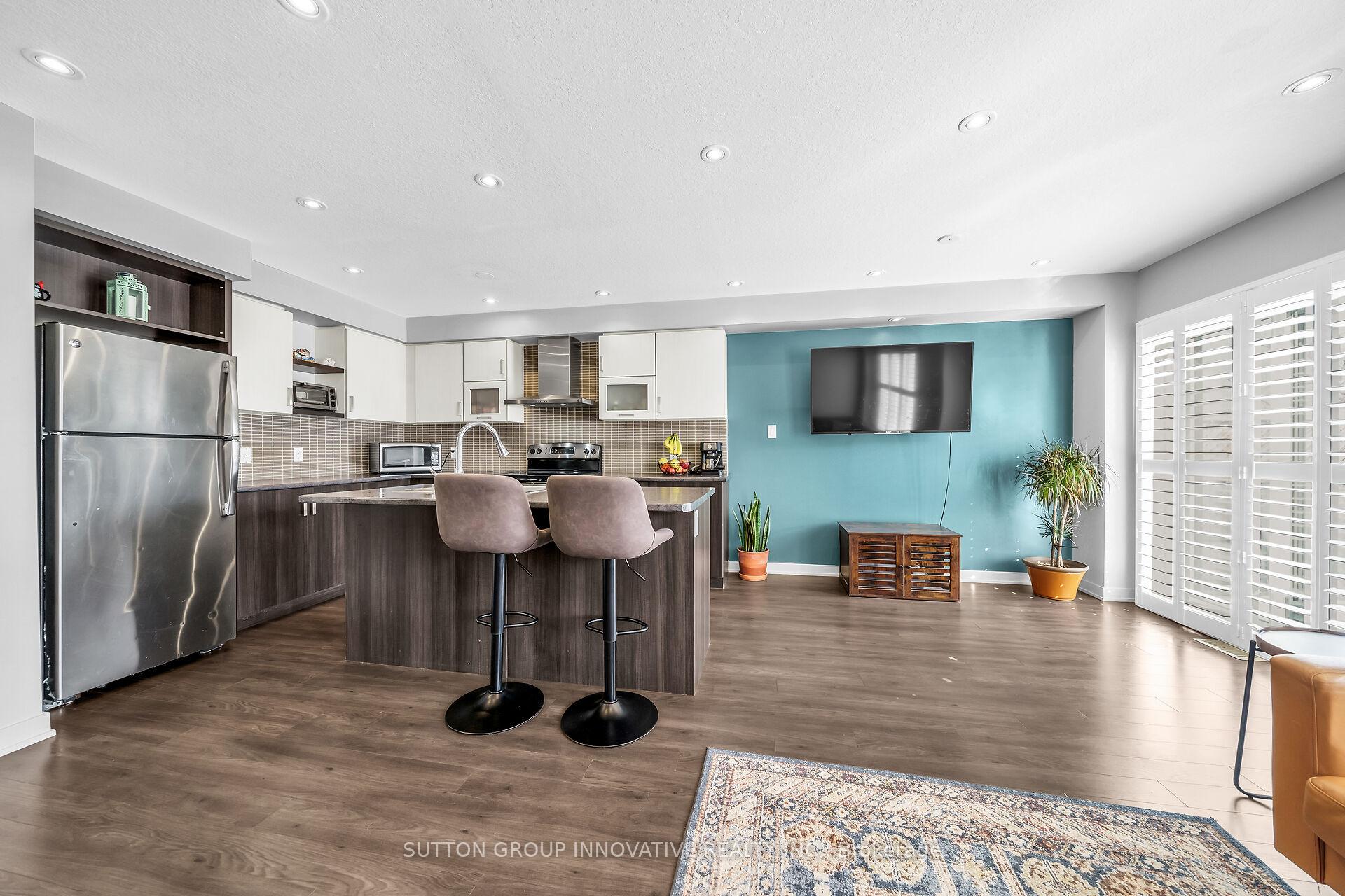 Photo 14 of 142 Crafter Crescent, Hamilton, Stoney Creek Mountain — HOMEH